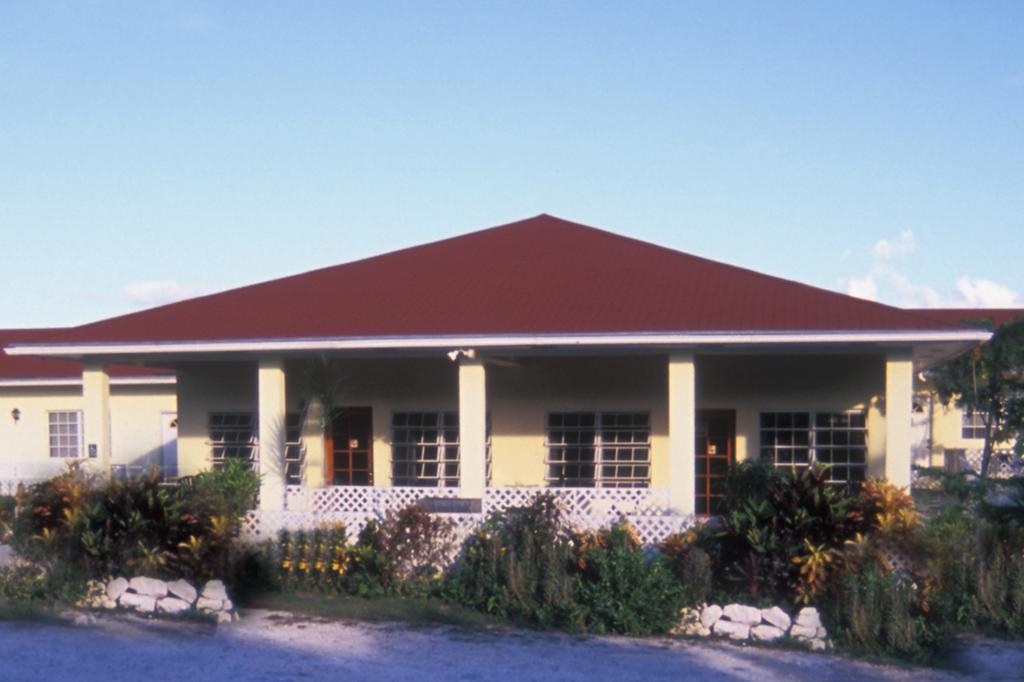 Surfers Manor Motel Gregory Town Exterior photo